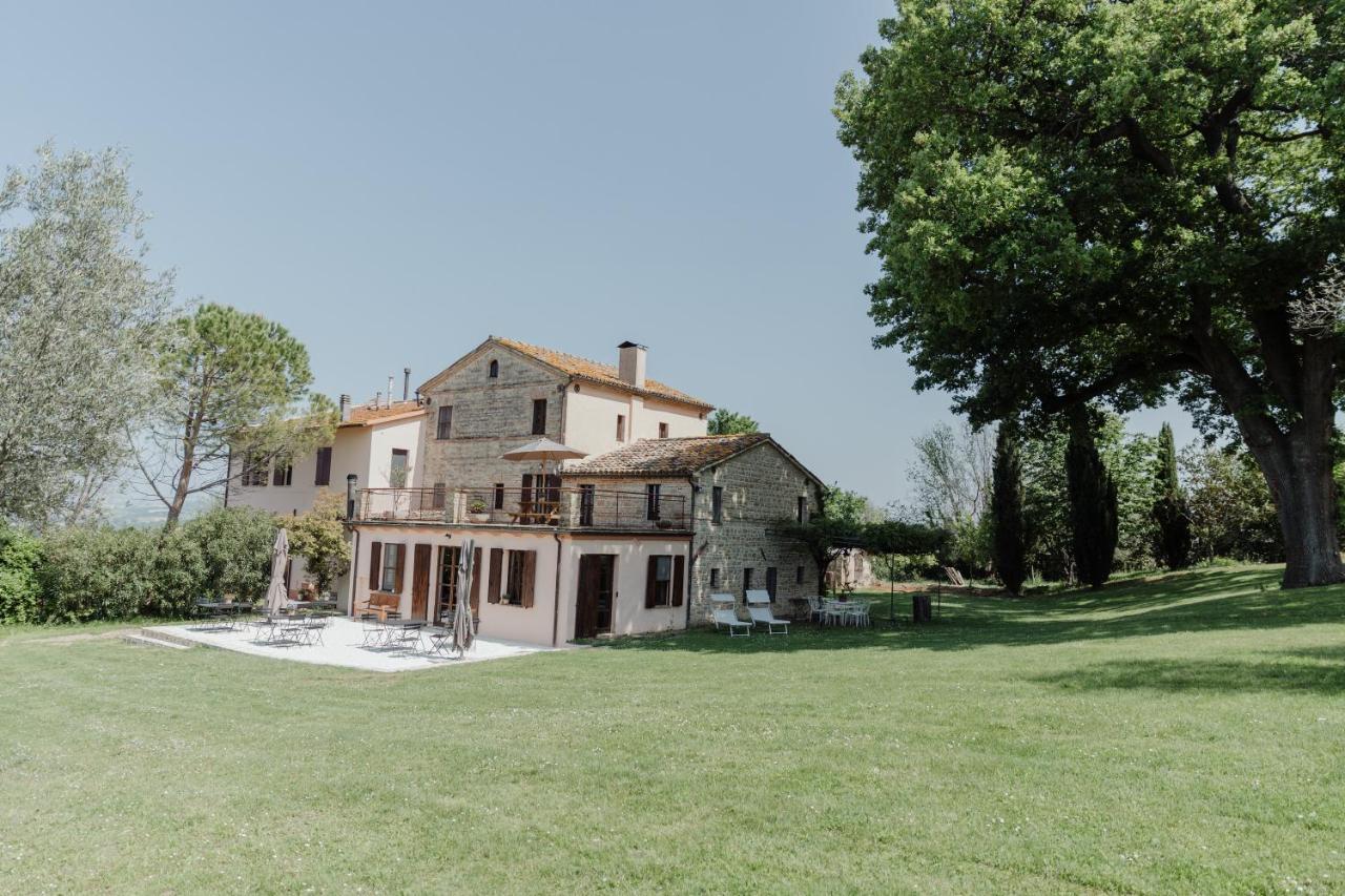 Agriturismo Qui Voglio Monte Roberto Kültér fotó