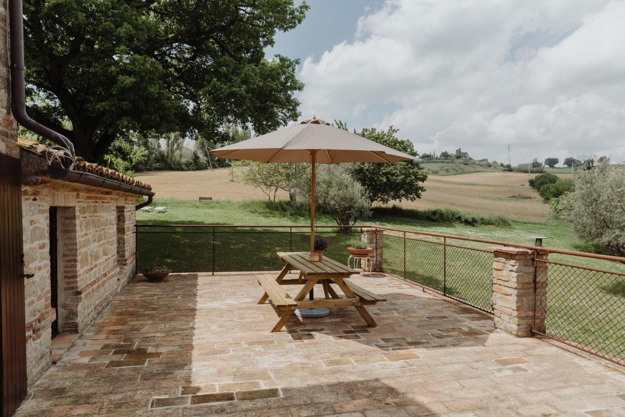 Agriturismo Qui Voglio Monte Roberto Kültér fotó