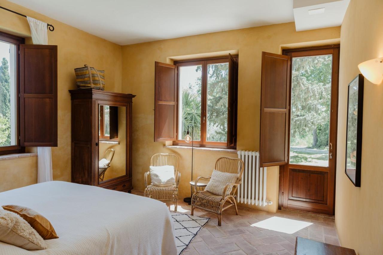 Agriturismo Qui Voglio Monte Roberto Kültér fotó