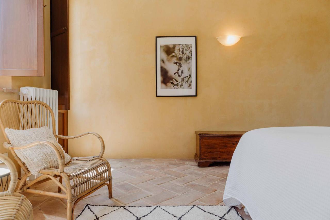 Agriturismo Qui Voglio Monte Roberto Kültér fotó