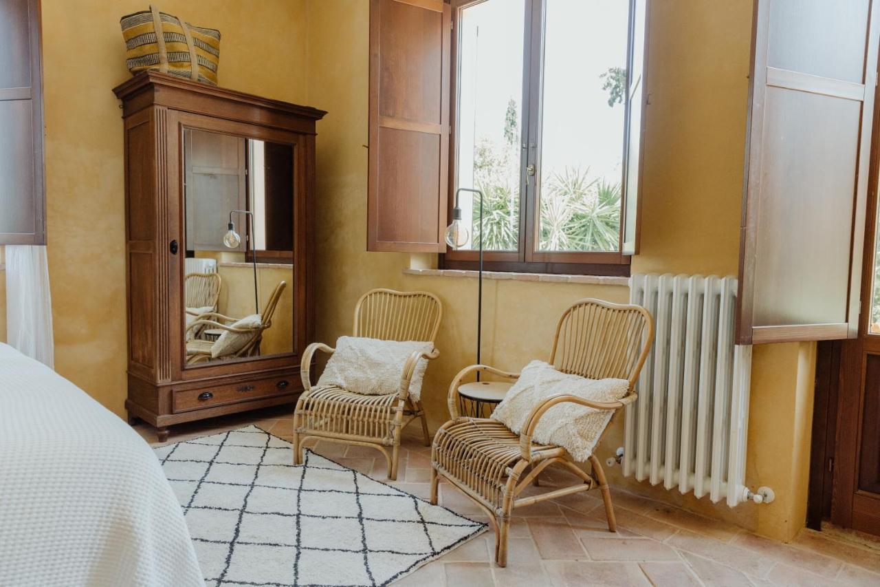 Agriturismo Qui Voglio Monte Roberto Kültér fotó