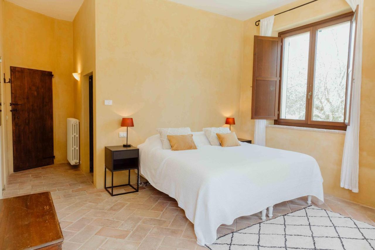 Agriturismo Qui Voglio Monte Roberto Kültér fotó