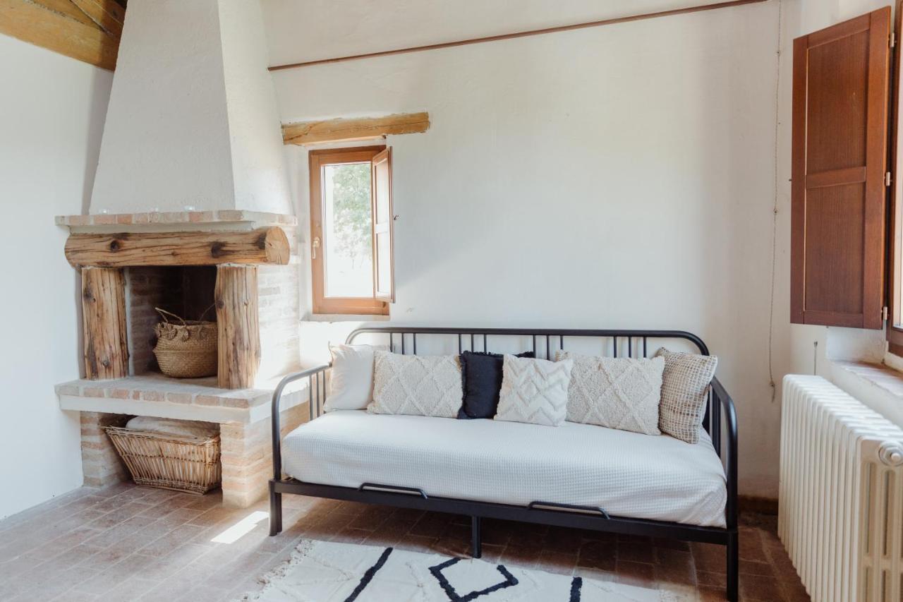 Agriturismo Qui Voglio Monte Roberto Kültér fotó