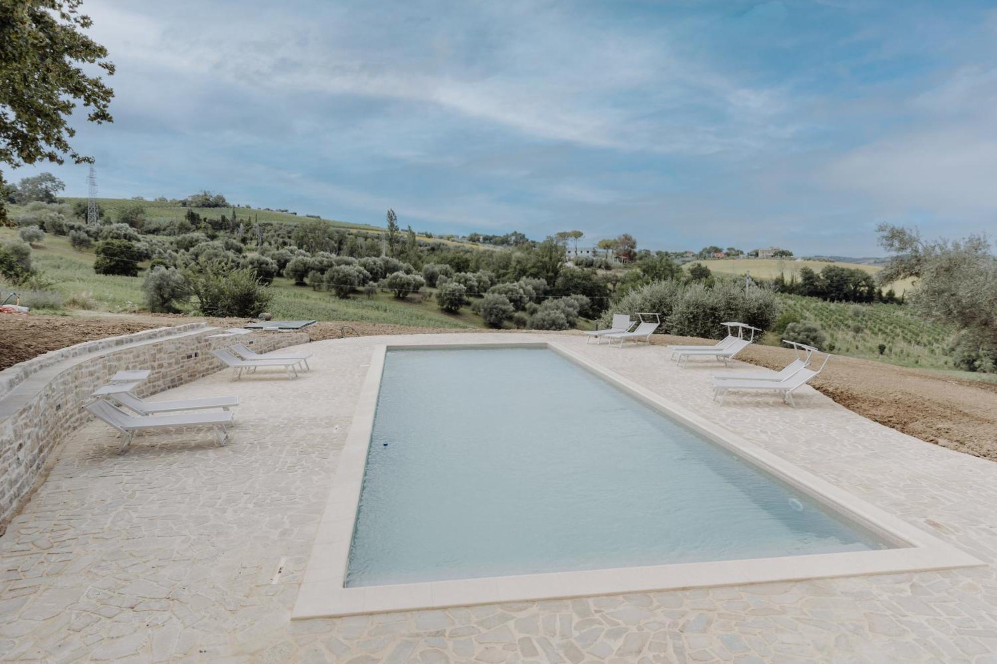 Agriturismo Qui Voglio Monte Roberto Kültér fotó